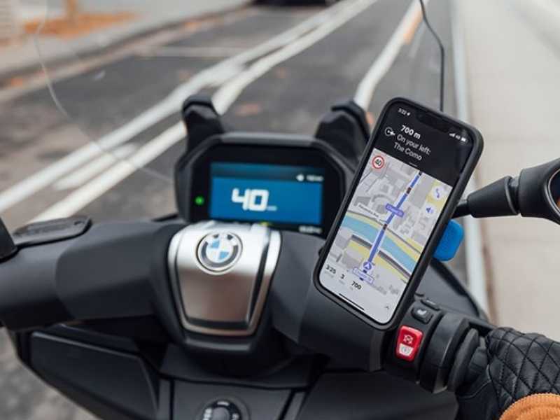 nosilec za telefon za motor